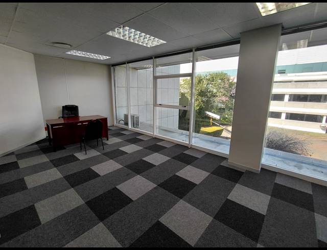 144M² OFFICE TO LET IN HALFWAY HOUSE